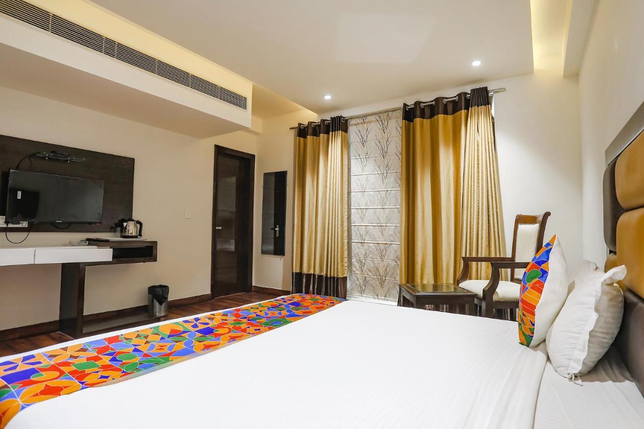 Fabhotel Grand Stay Nueva Delhi Exterior foto